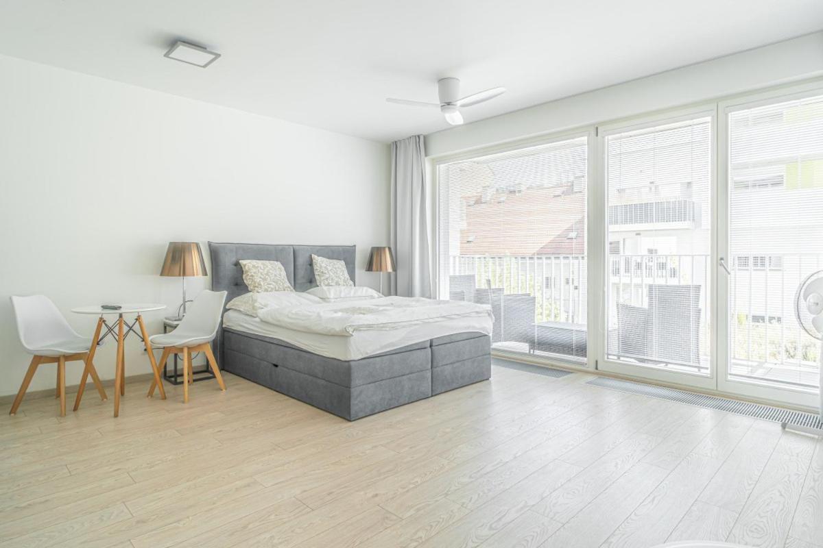 Apartment Karel With Garage Parking Πράγα Εξωτερικό φωτογραφία